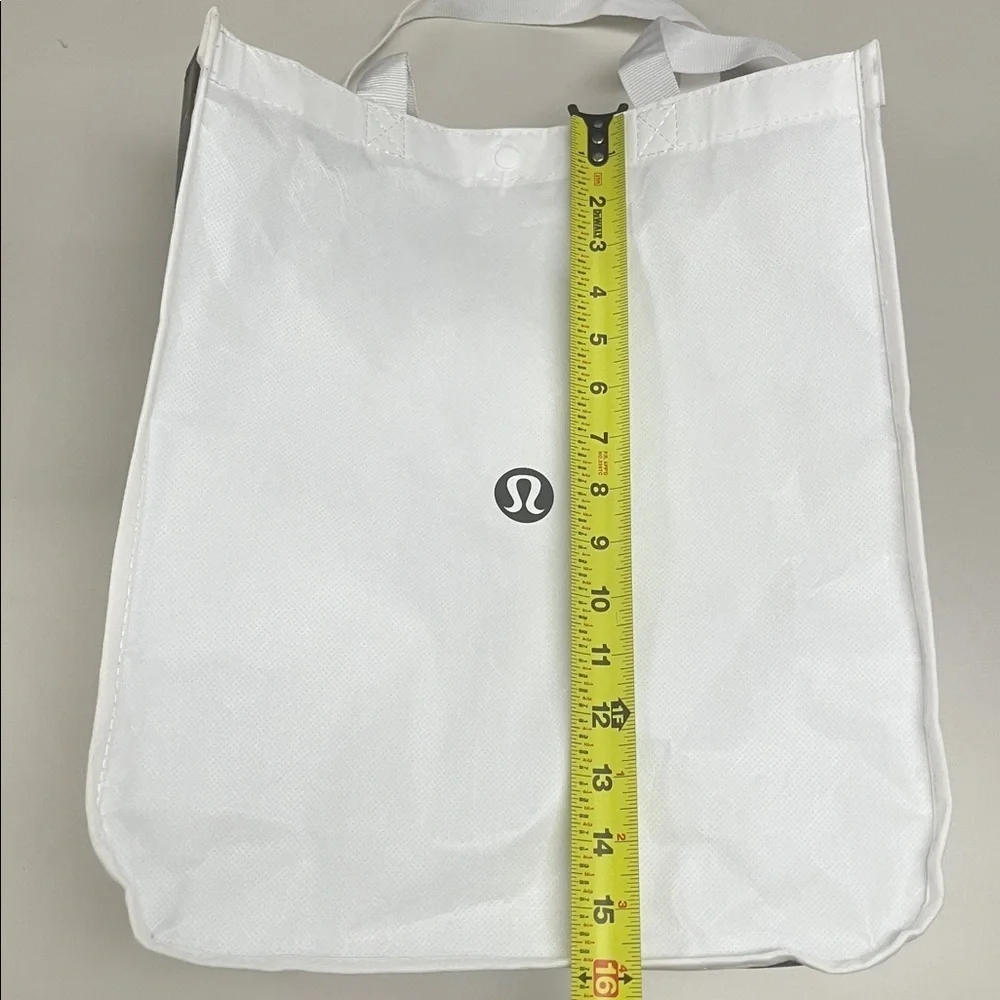 Lululemon large White Tote Bag / preowned